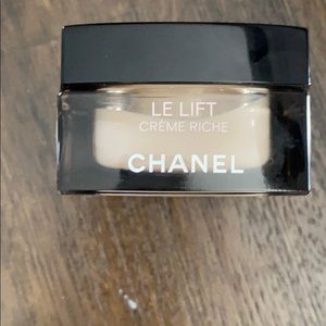 New never opened CHANEL le lift creme**
